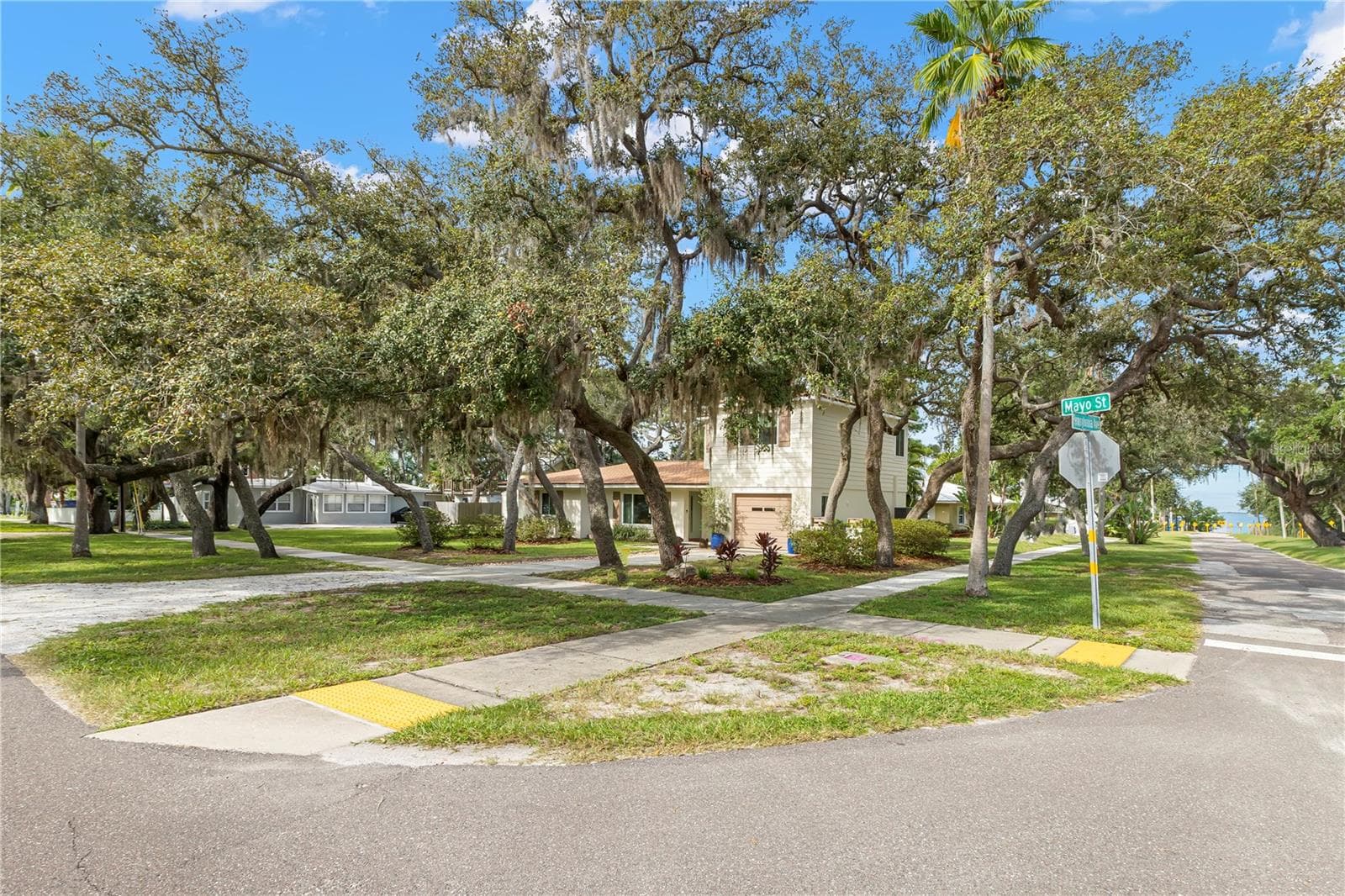 Single Family Residence at 202 S MAYO ST, CRYSTAL BEACH, photo 6 of 67