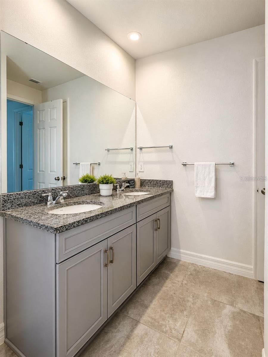 Single Family Residence at 8948 EXPLORATION AVE, ORLANDO, photo 12 of 20