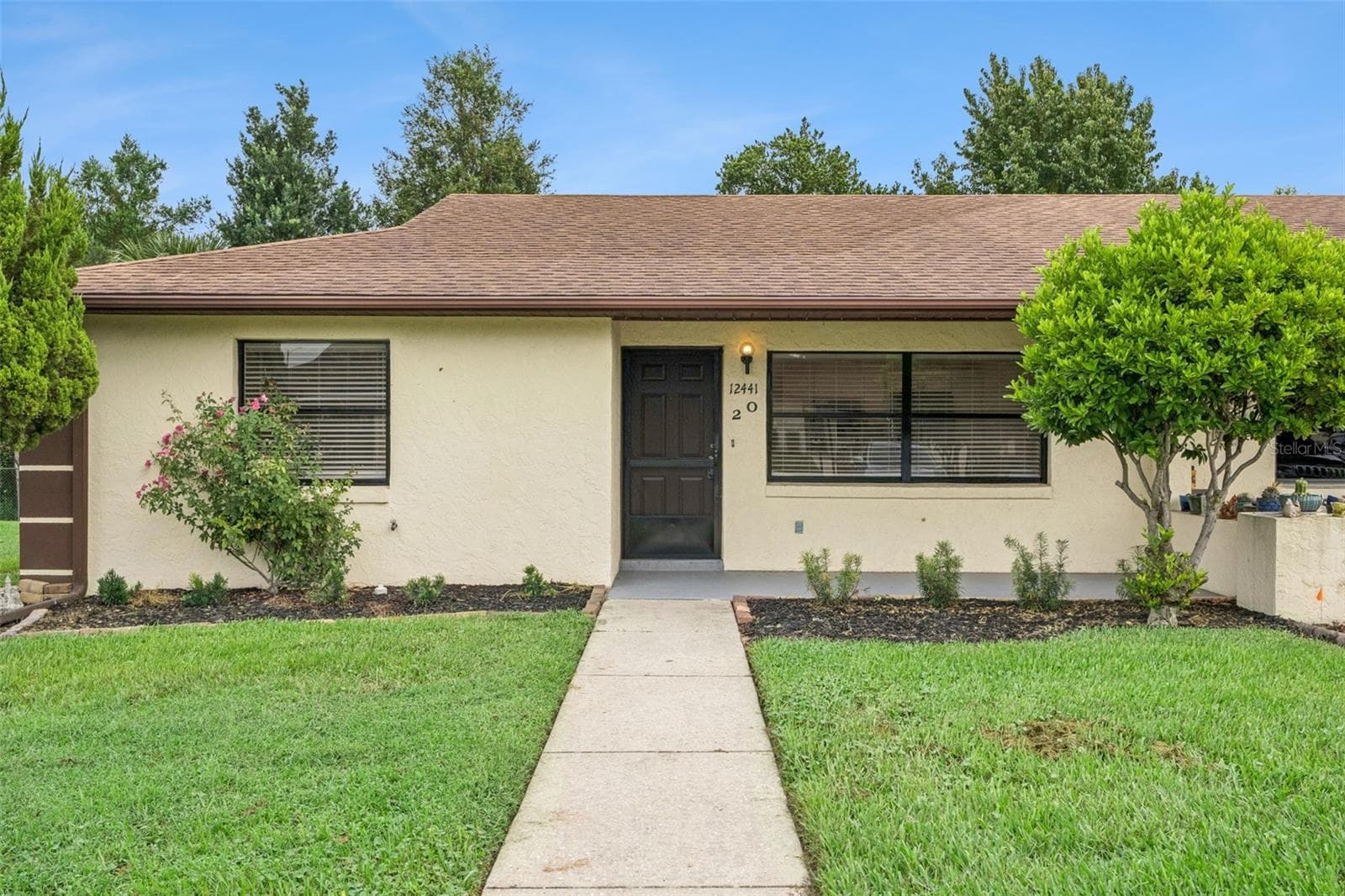 Single Family Residence at 12441 ORANGEWOOD CIR, TAVARES, photo 2 of 47