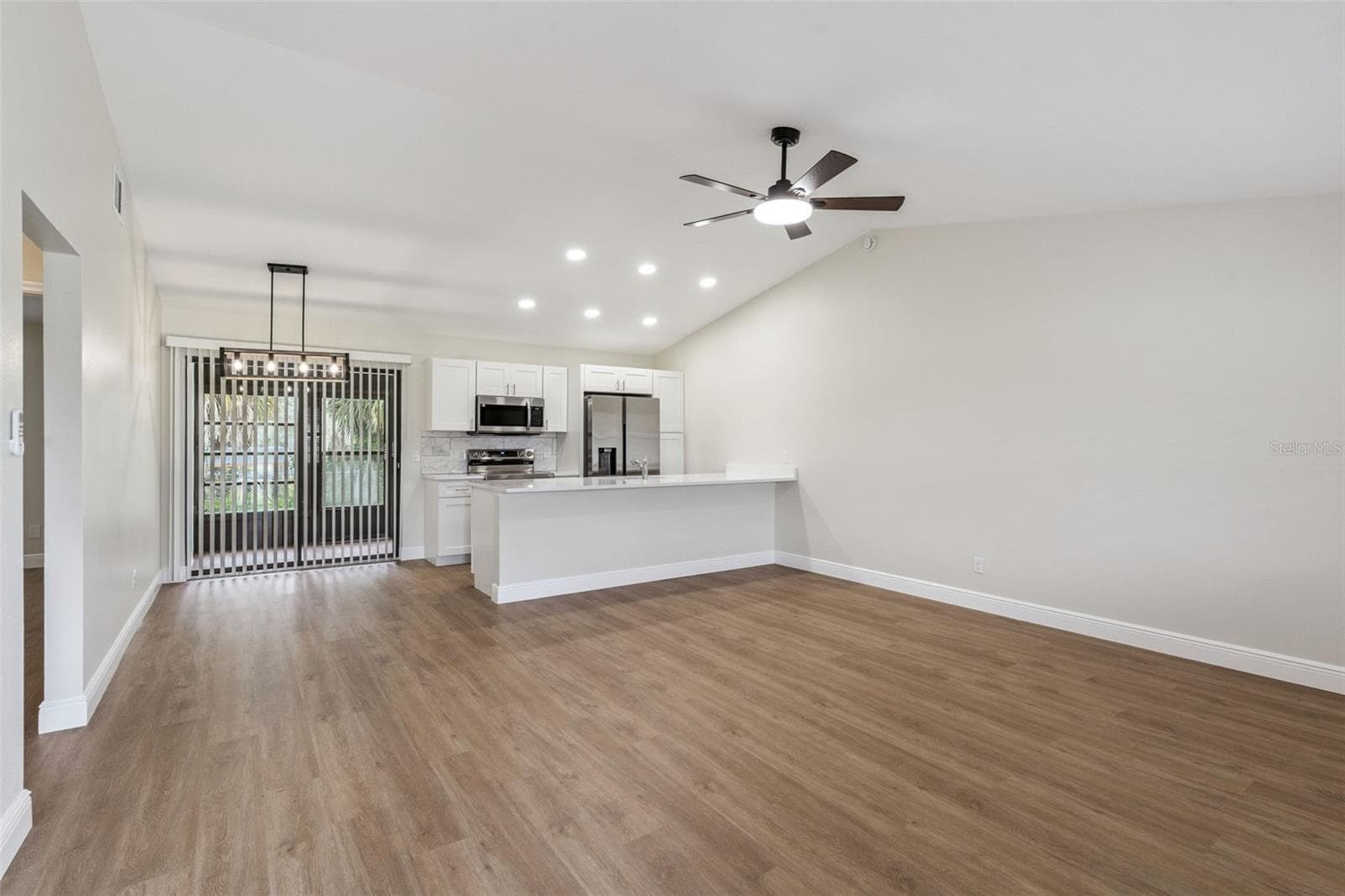 Single Family Residence at 12441 ORANGEWOOD CIR, TAVARES, photo 5 of 47