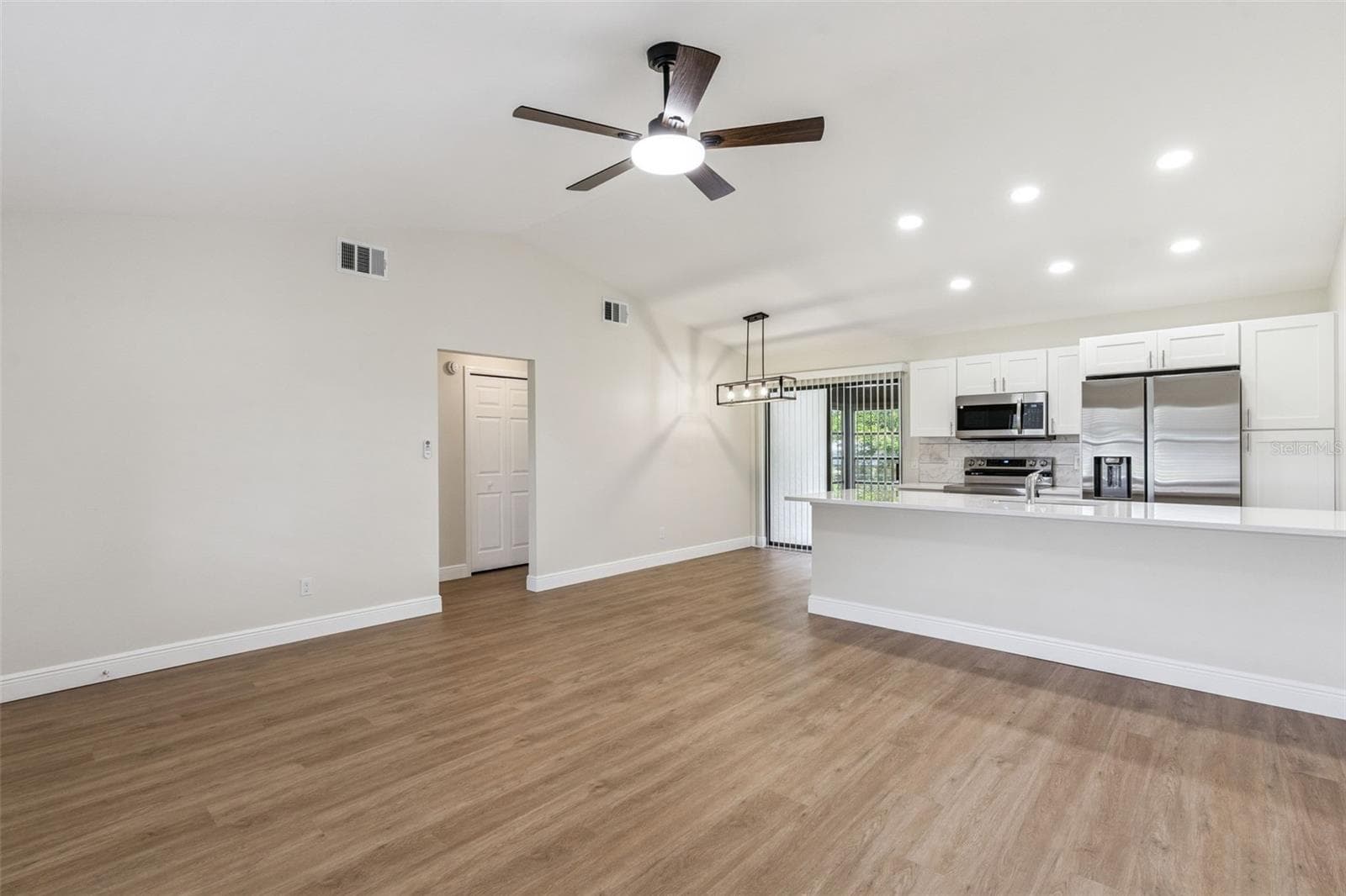 Single Family Residence at 12441 ORANGEWOOD CIR, TAVARES, photo 6 of 47