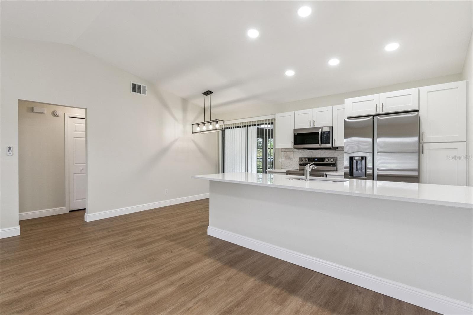 Single Family Residence at 12441 ORANGEWOOD CIR, TAVARES, photo 9 of 47