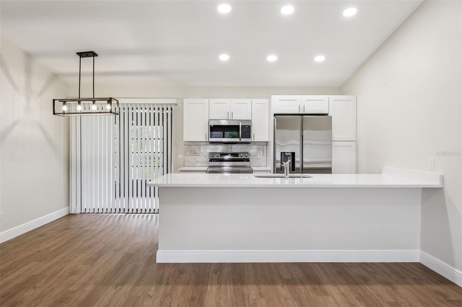 Single Family Residence at 12441 ORANGEWOOD CIR, TAVARES, photo 11 of 47