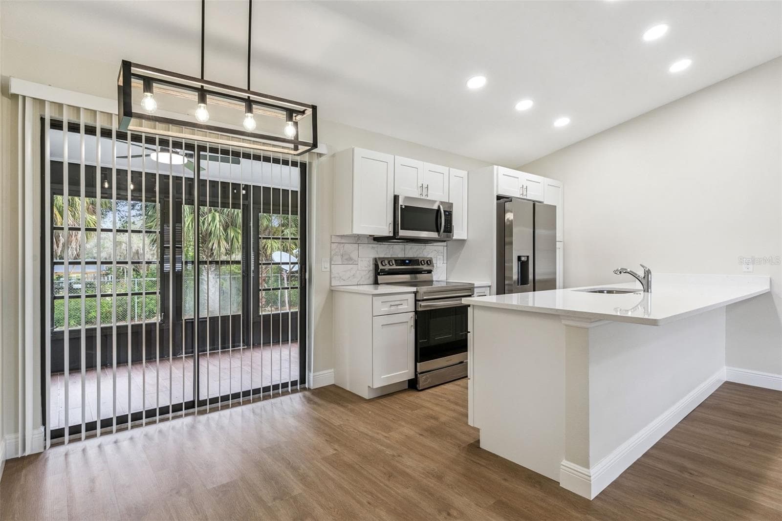 Single Family Residence at 12441 ORANGEWOOD CIR, TAVARES, photo 12 of 47