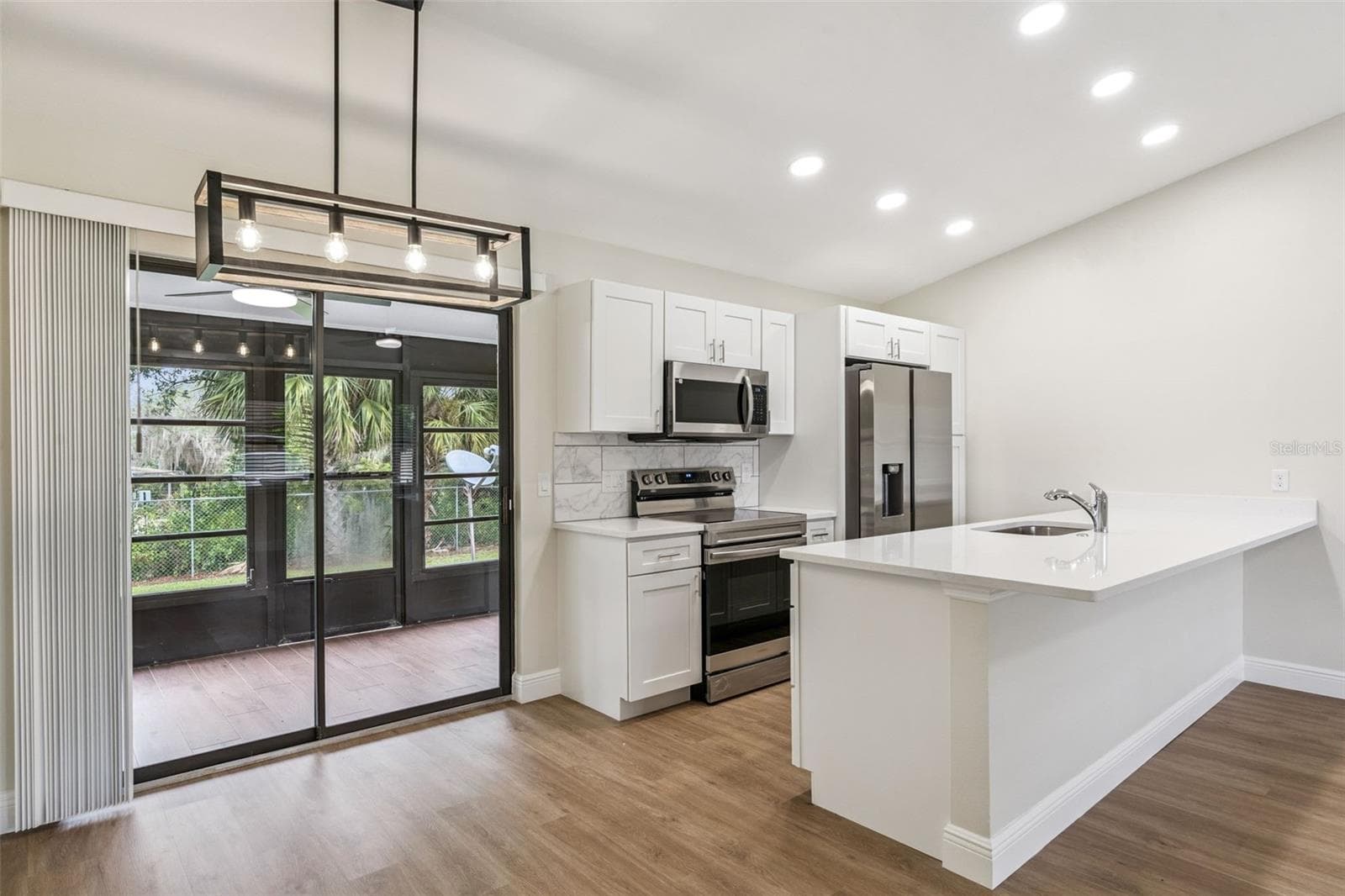 Single Family Residence at 12441 ORANGEWOOD CIR, TAVARES, photo 13 of 47