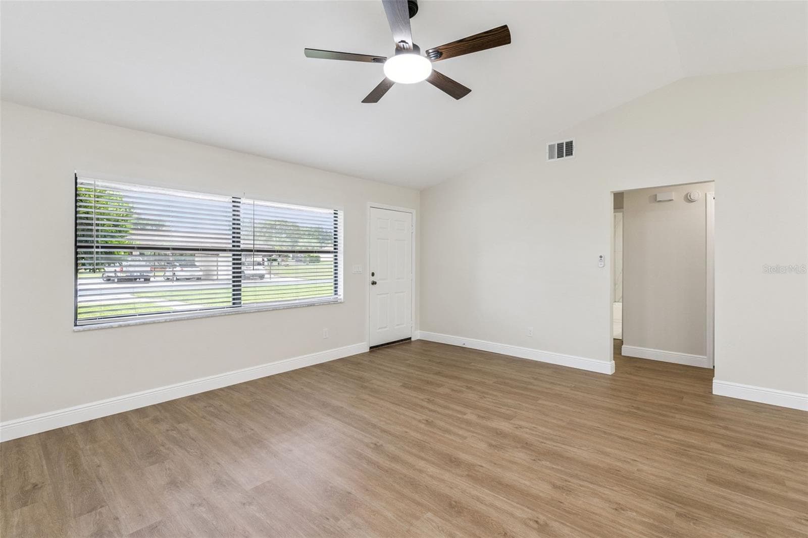 Single Family Residence at 12441 ORANGEWOOD CIR, TAVARES, photo 16 of 47