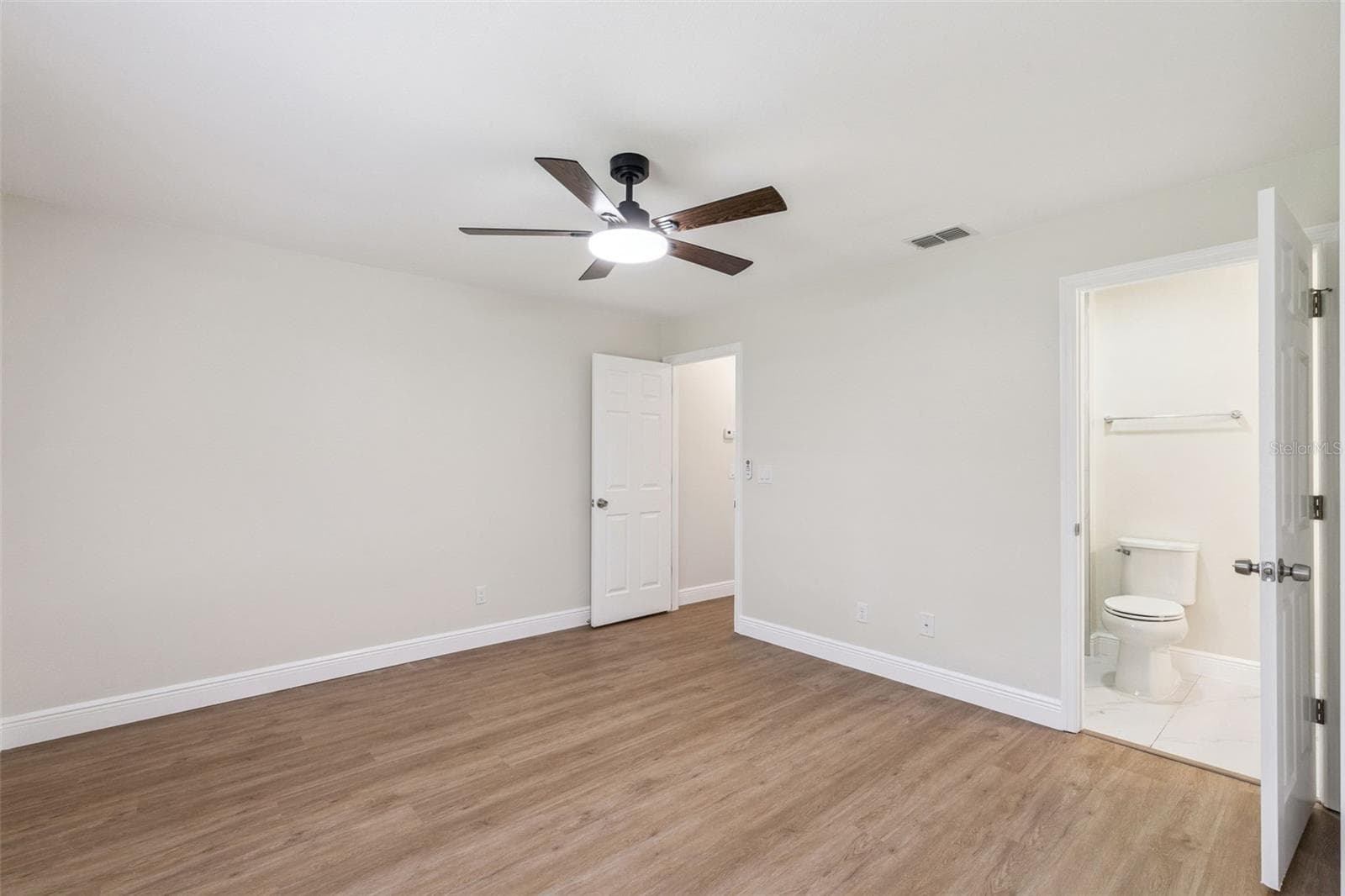 Single Family Residence at 12441 ORANGEWOOD CIR, TAVARES, photo 20 of 47