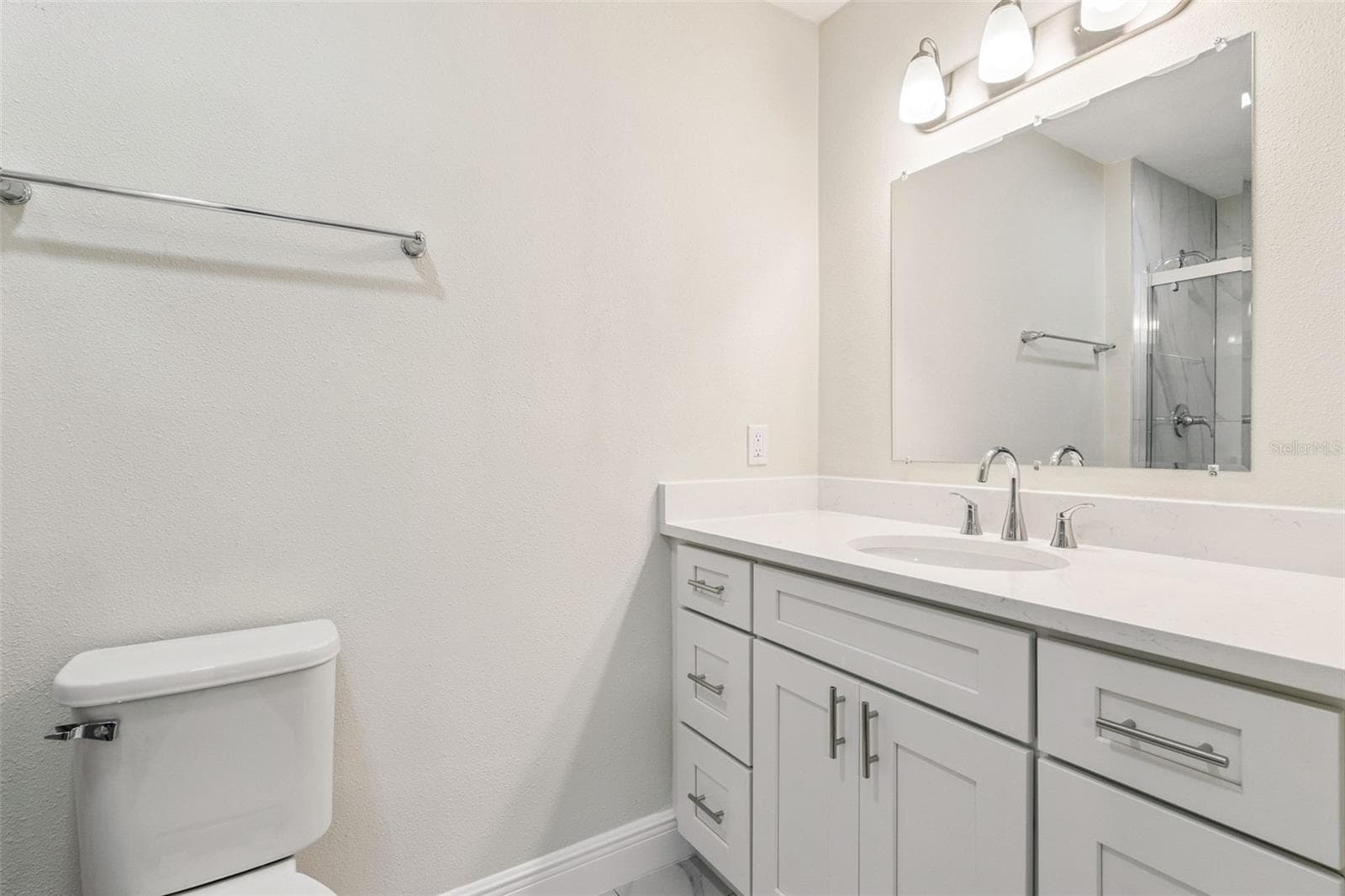 Single Family Residence at 12441 ORANGEWOOD CIR, TAVARES, photo 21 of 47