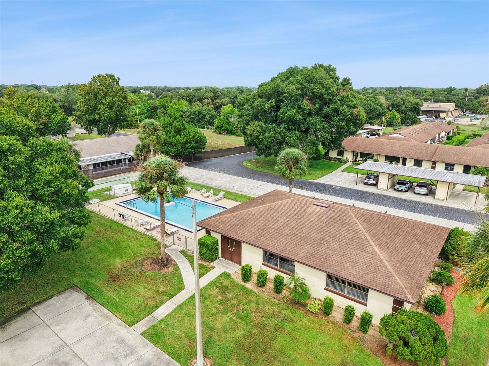 Single Family Residence at 12441 ORANGEWOOD CIR, TAVARES, photo 44 of 47
