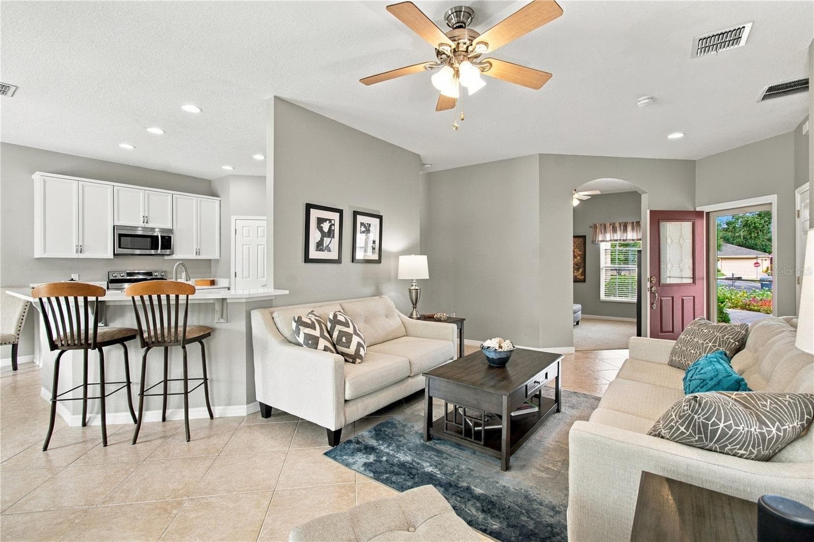 OPEN LIVING SPACE - 124 VENTANA DR, POINCIANA