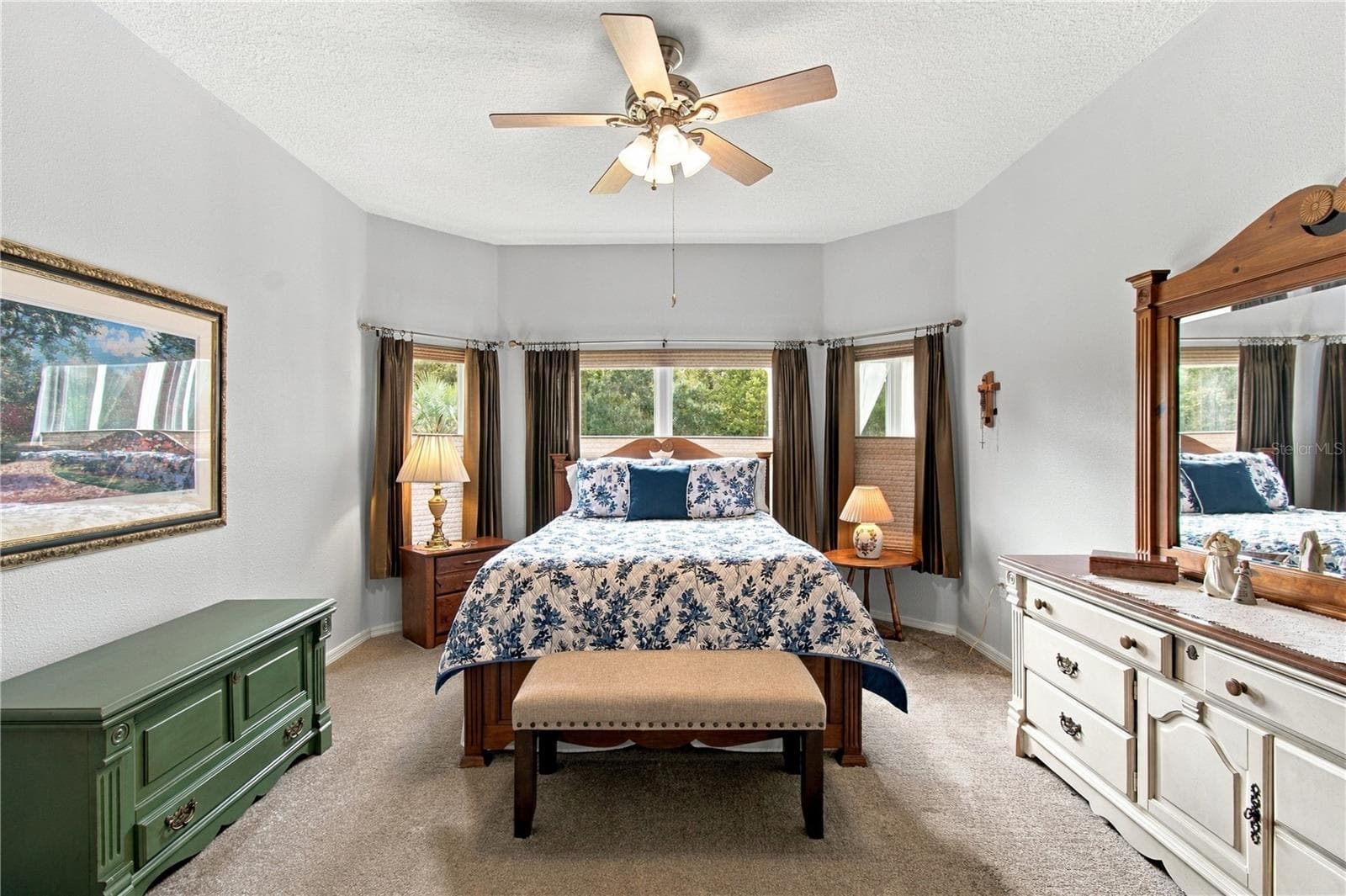 PRIMARY SUITE W/BAY WINDOW - 124 VENTANA DR, POINCIANA