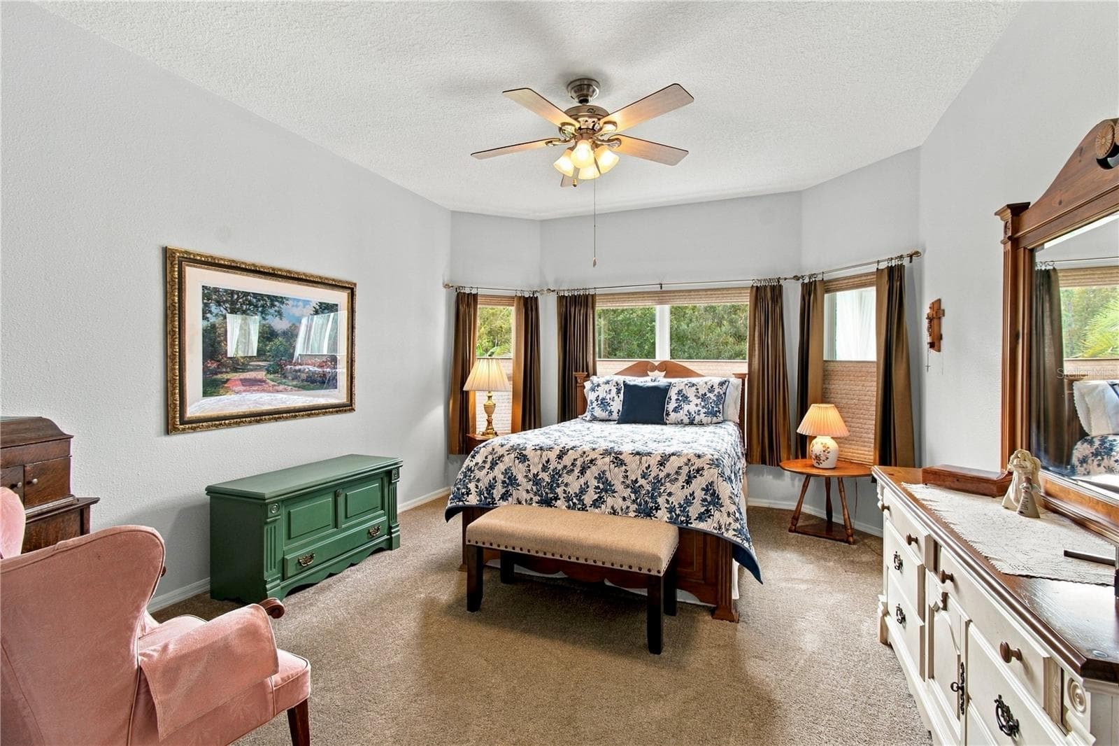 LUSH CARPETING - 124 VENTANA DR, POINCIANA