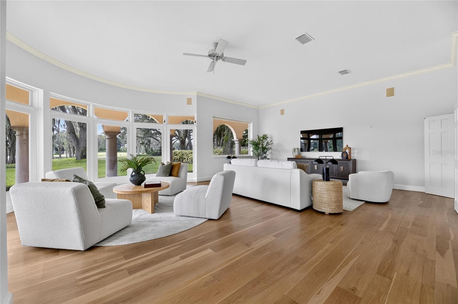 Single Family Residence at 1043 GUISANDO DE AVILA, TAMPA, photo 13 of 90