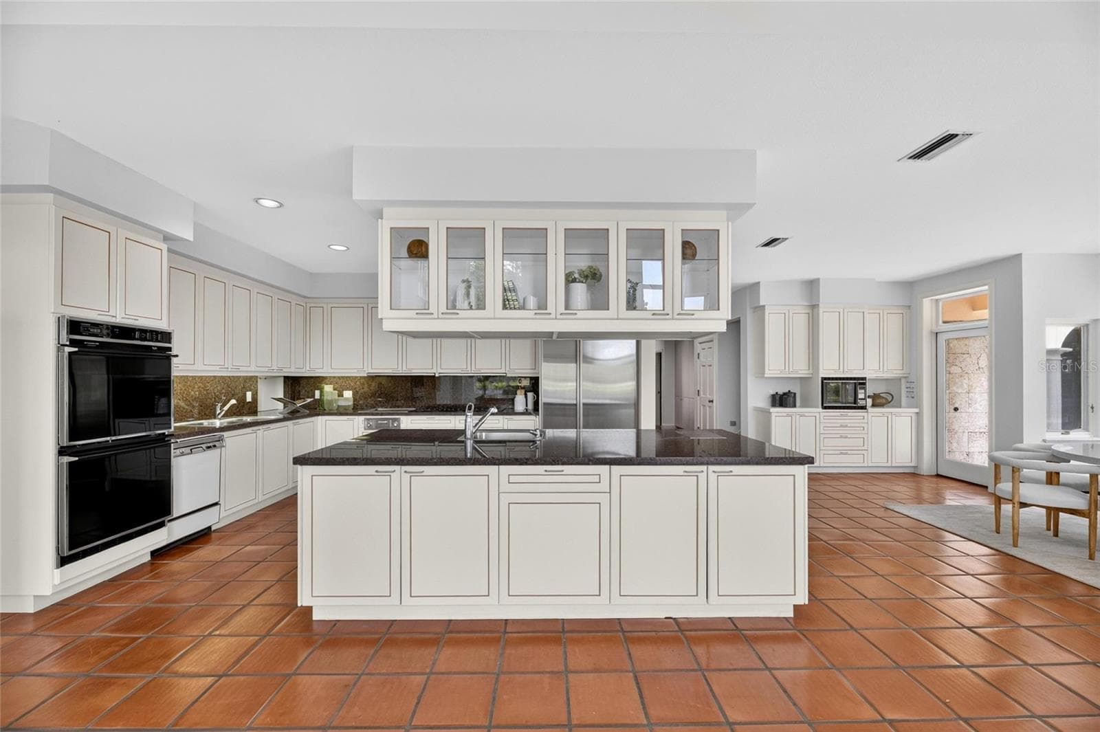 Single Family Residence at 1043 GUISANDO DE AVILA, TAMPA, photo 31 of 90