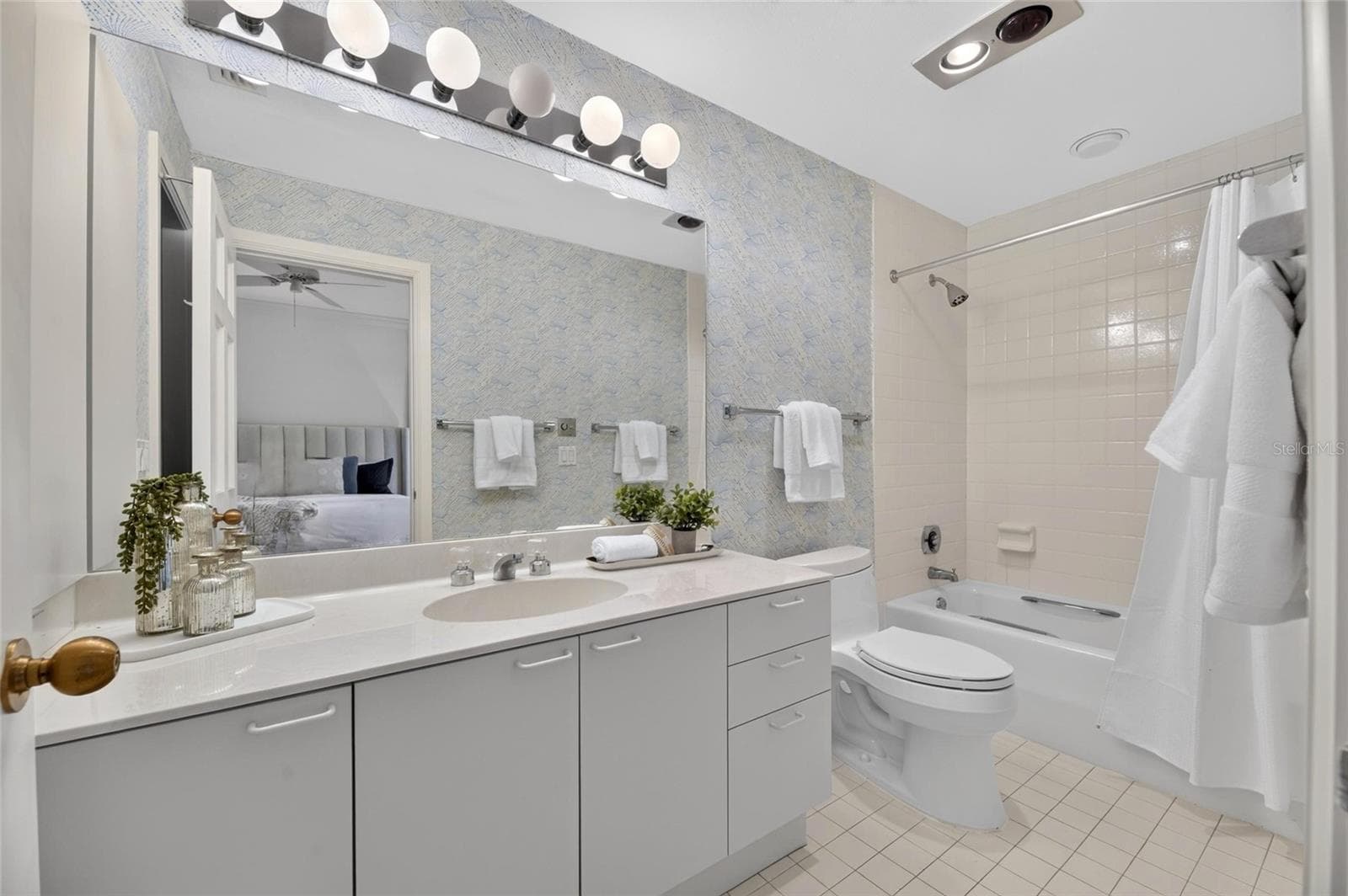 Single Family Residence at 1043 GUISANDO DE AVILA, TAMPA, photo 47 of 90