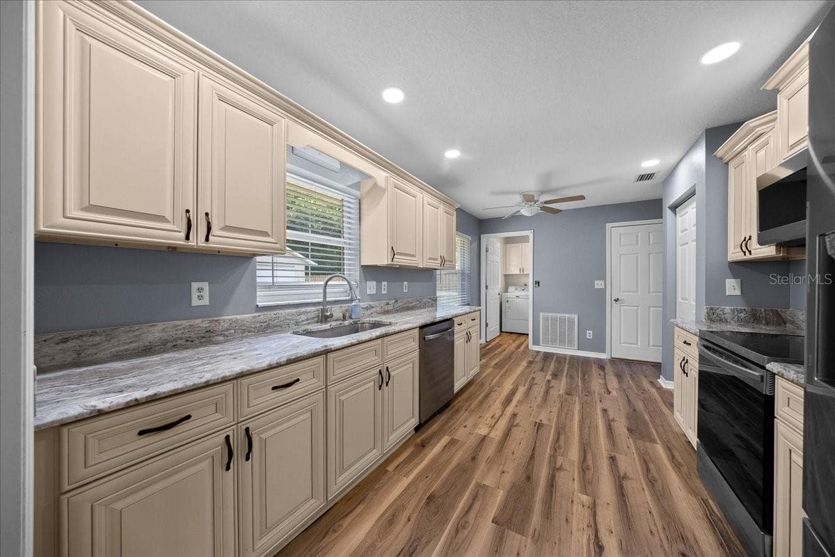 Single Family Residence at 10837 SE 45TH AVE, BELLEVIEW, photo 10 of 40