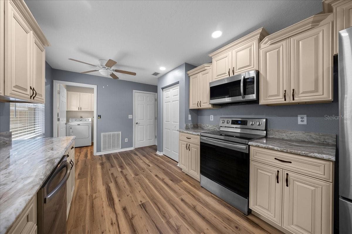 Single Family Residence at 10837 SE 45TH AVE, BELLEVIEW, photo 11 of 40
