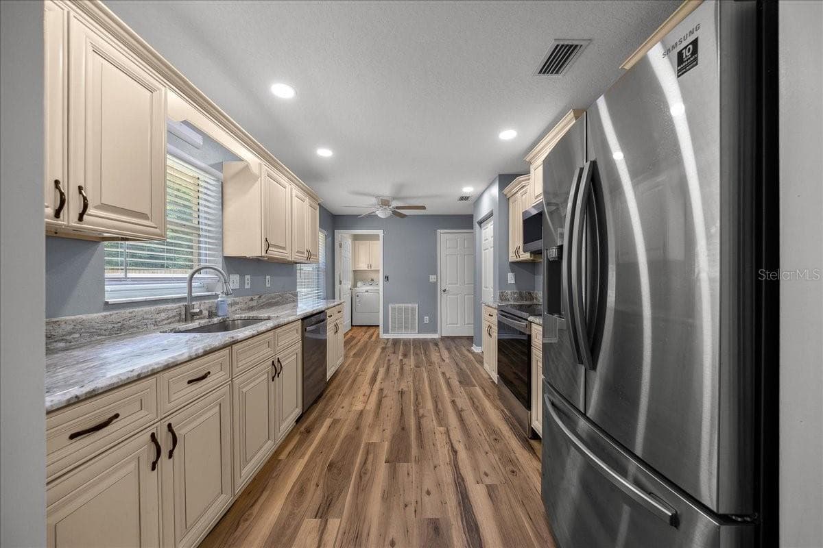Single Family Residence at 10837 SE 45TH AVE, BELLEVIEW, photo 12 of 40