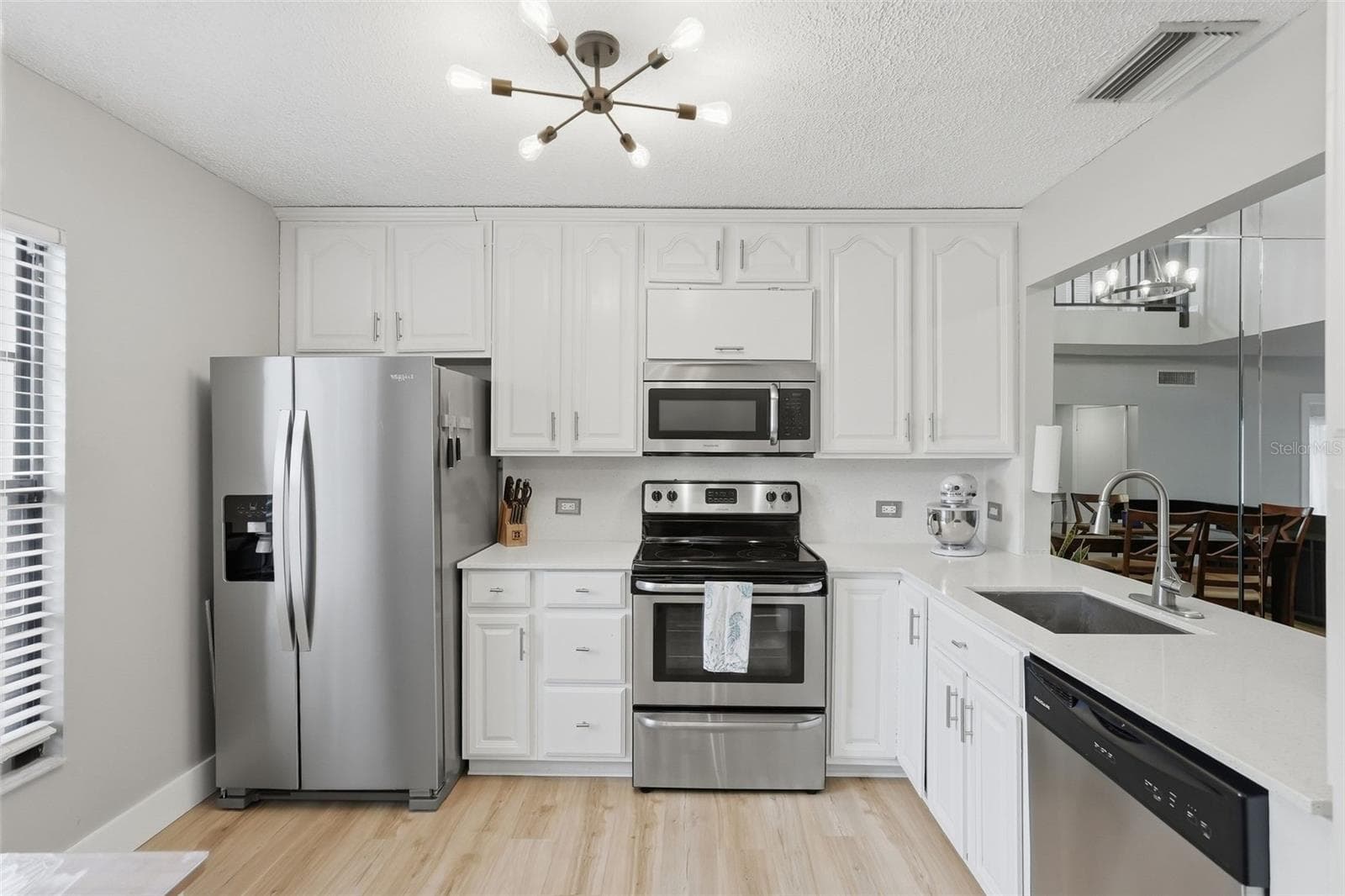 Townhouse at 6140 SUN BLVD #7, ST PETERSBURG, photo 3 of 40