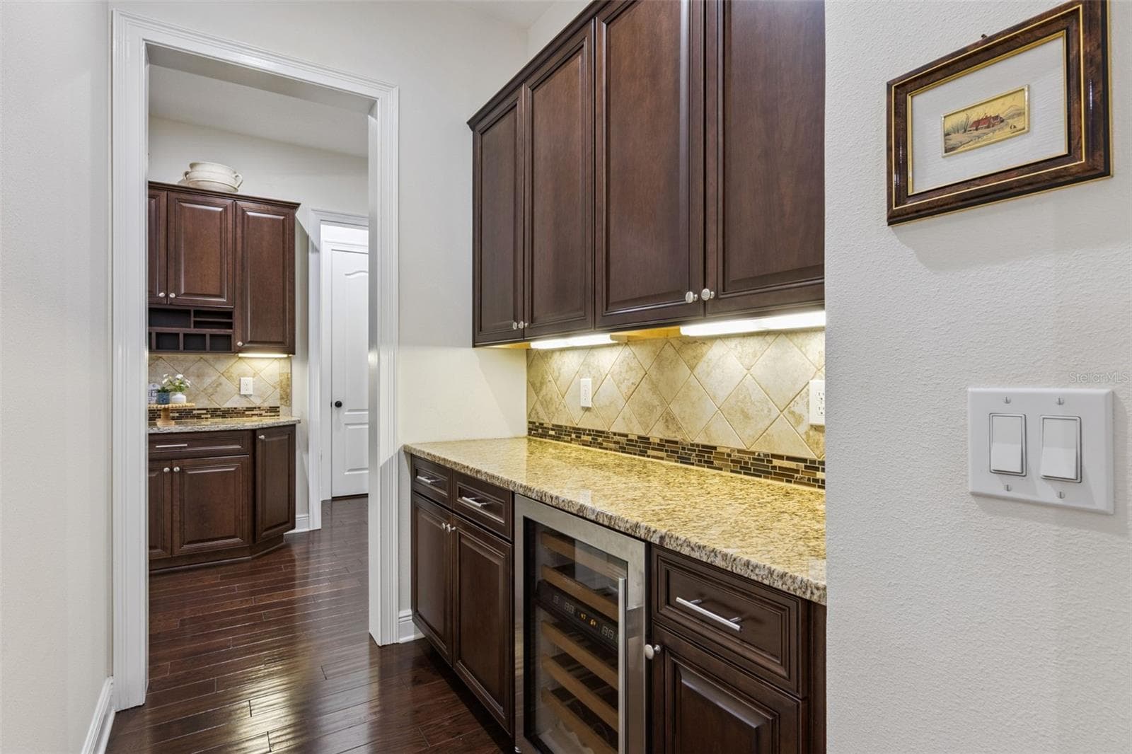 Butler Pantry with additional storage and wine refrigerator - 2246 SOARING EAGLE PL, LAKE MARY