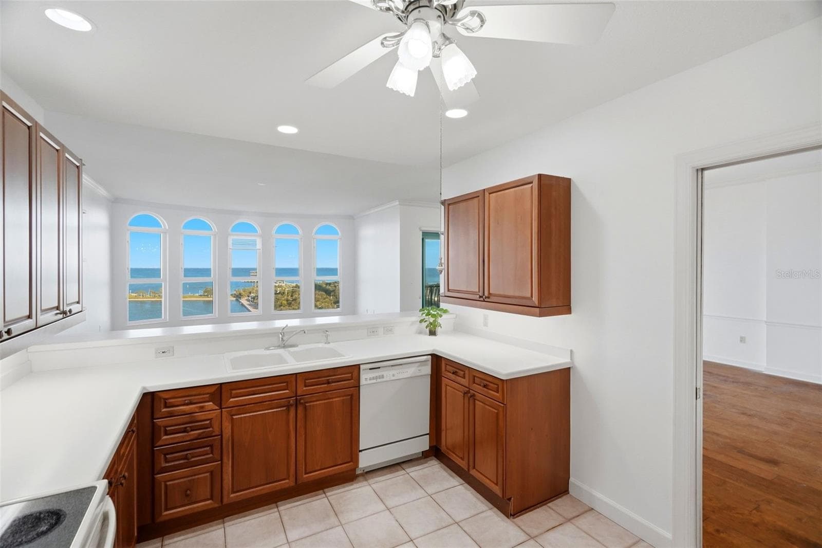 Condominium at 288 BEACH DR NE #10B, ST PETERSBURG, photo 12 of 65