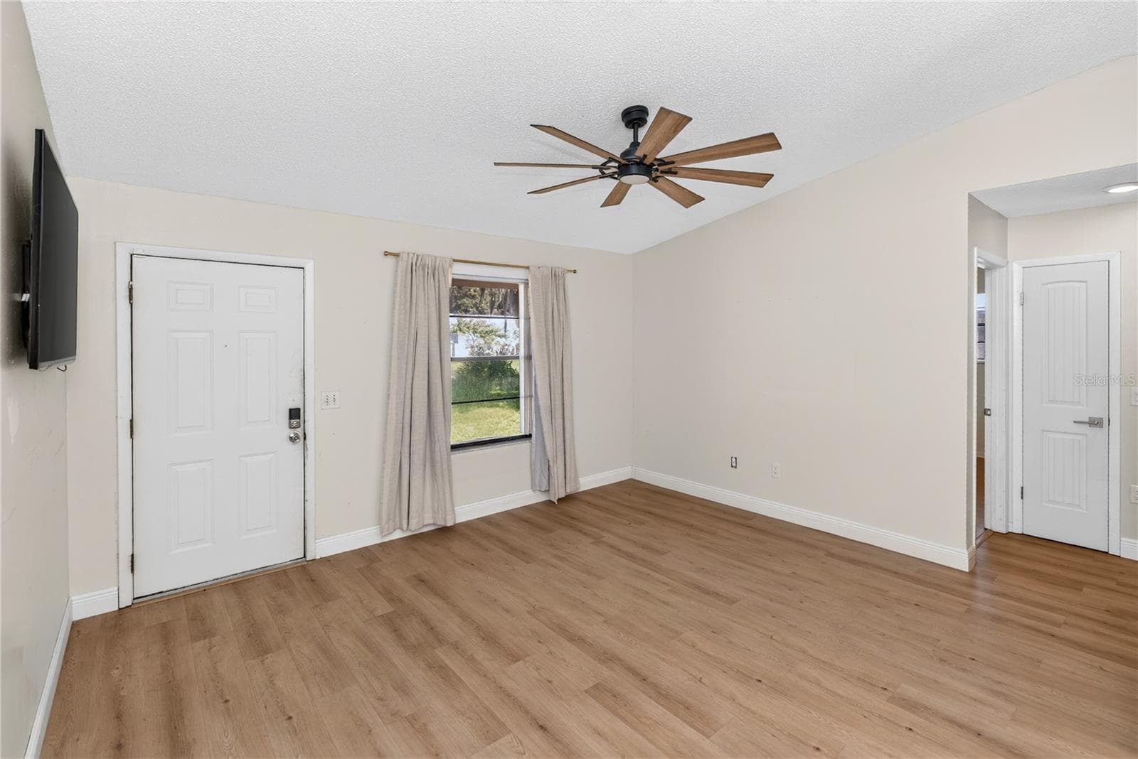 Single Family Residence at 209 DELESPINE DR, DEBARY, photo 3 of 29