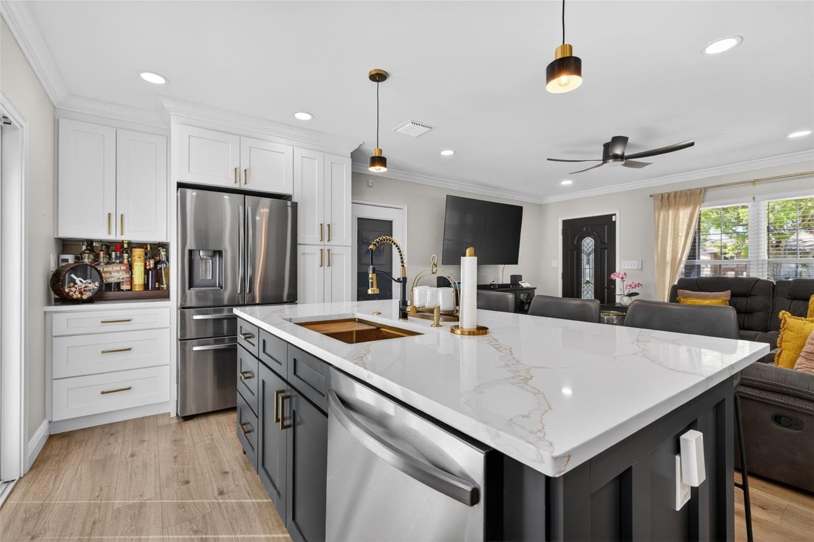 Single Family Residence at 4420 POMPANO DR SE, ST PETERSBURG, photo 2 of 32