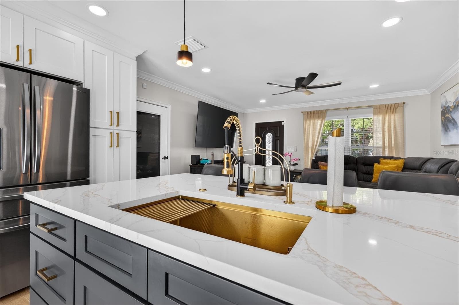 Single Family Residence at 4420 POMPANO DR SE, ST PETERSBURG, photo 3 of 32