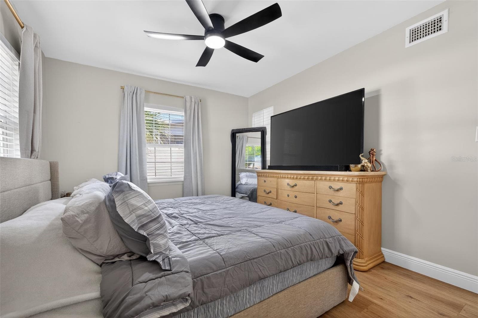 Single Family Residence at 4420 POMPANO DR SE, ST PETERSBURG, photo 14 of 32