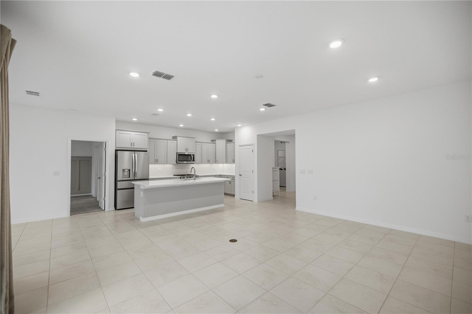 Living Room - 7118 SW 57TH LN, OCALA