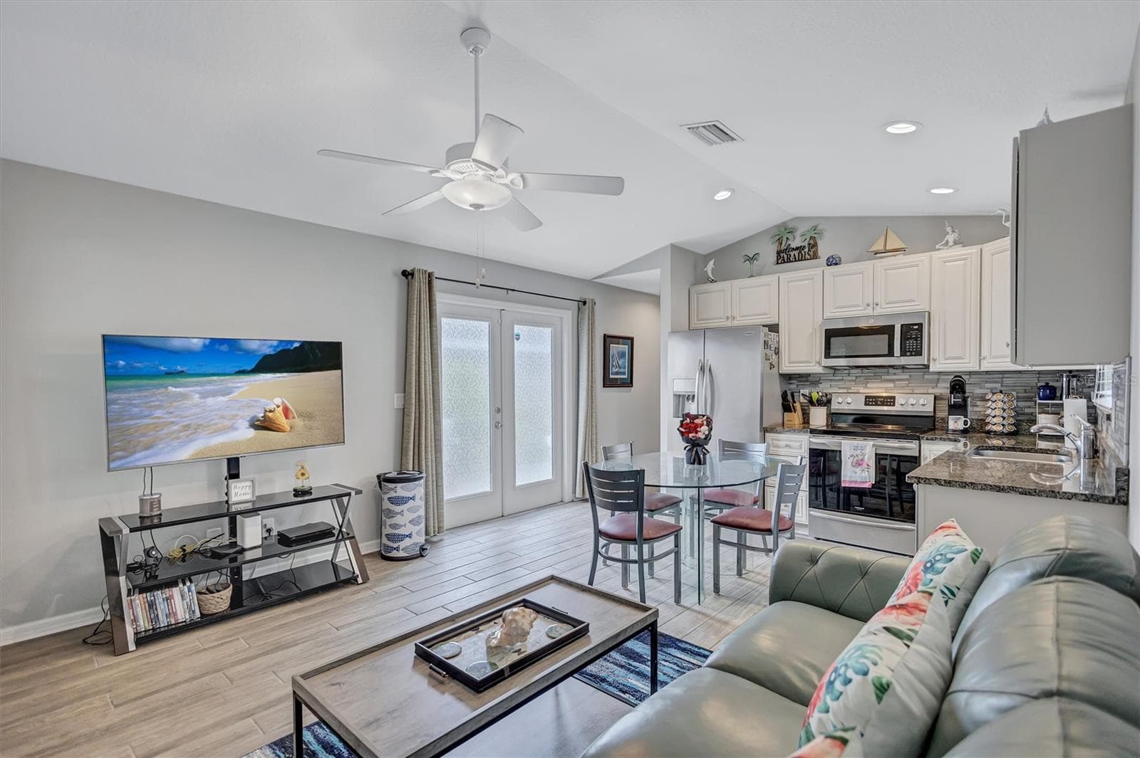 Single Family Residence at 3867 ALMOND AVE, SARASOTA, photo 13 of 34
