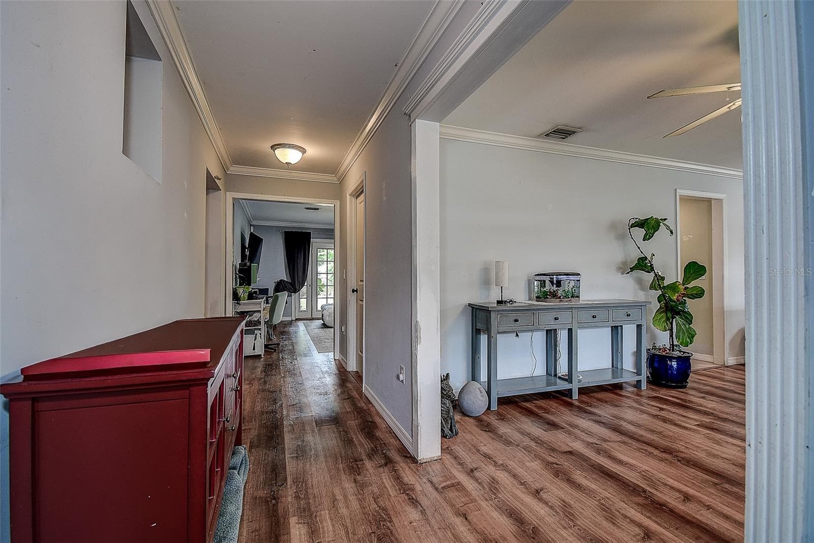 Front Foyer - 1508 SUFFOLK ST N, ST PETERSBURG
