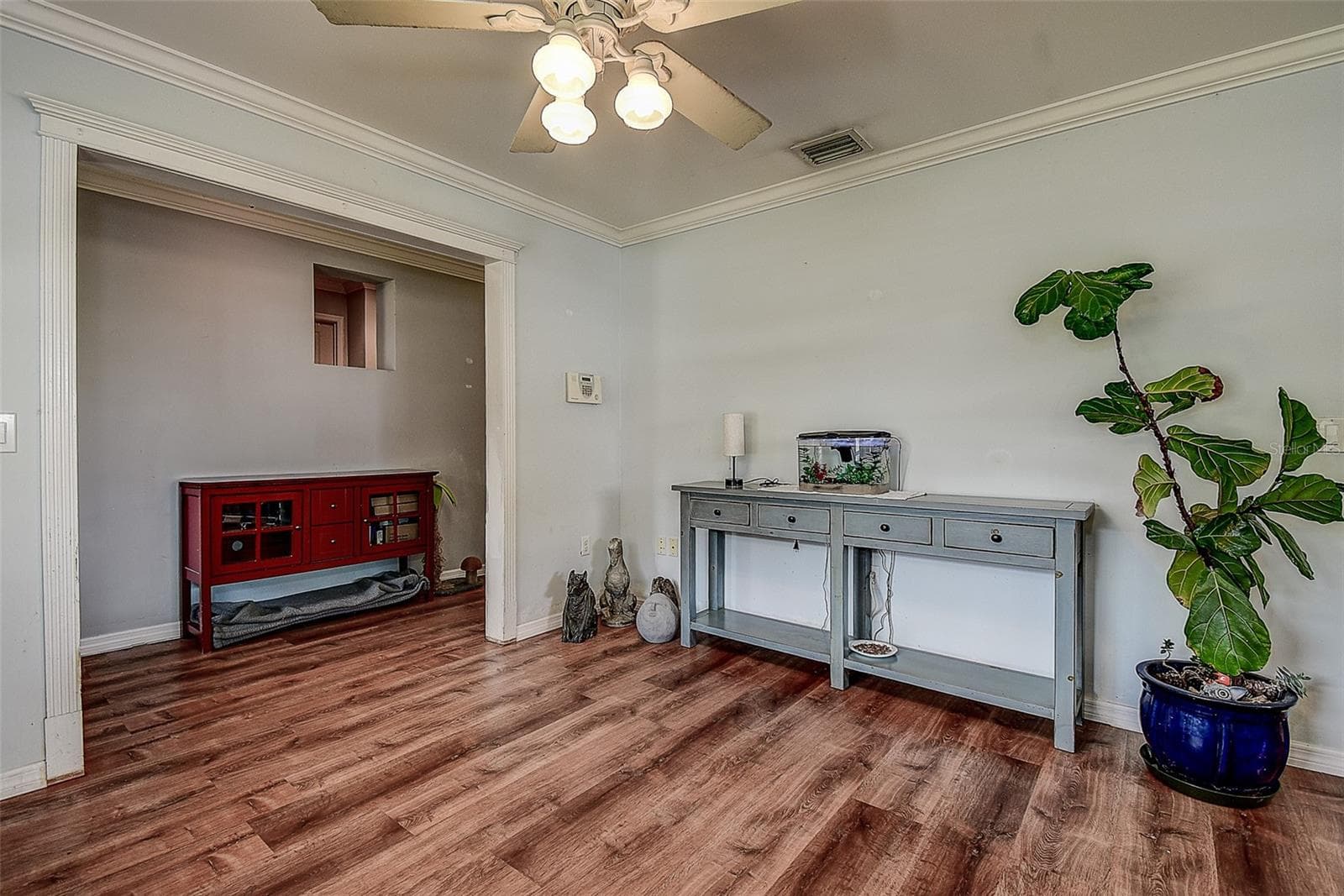 Plenty Of Room! - 1508 SUFFOLK ST N, ST PETERSBURG