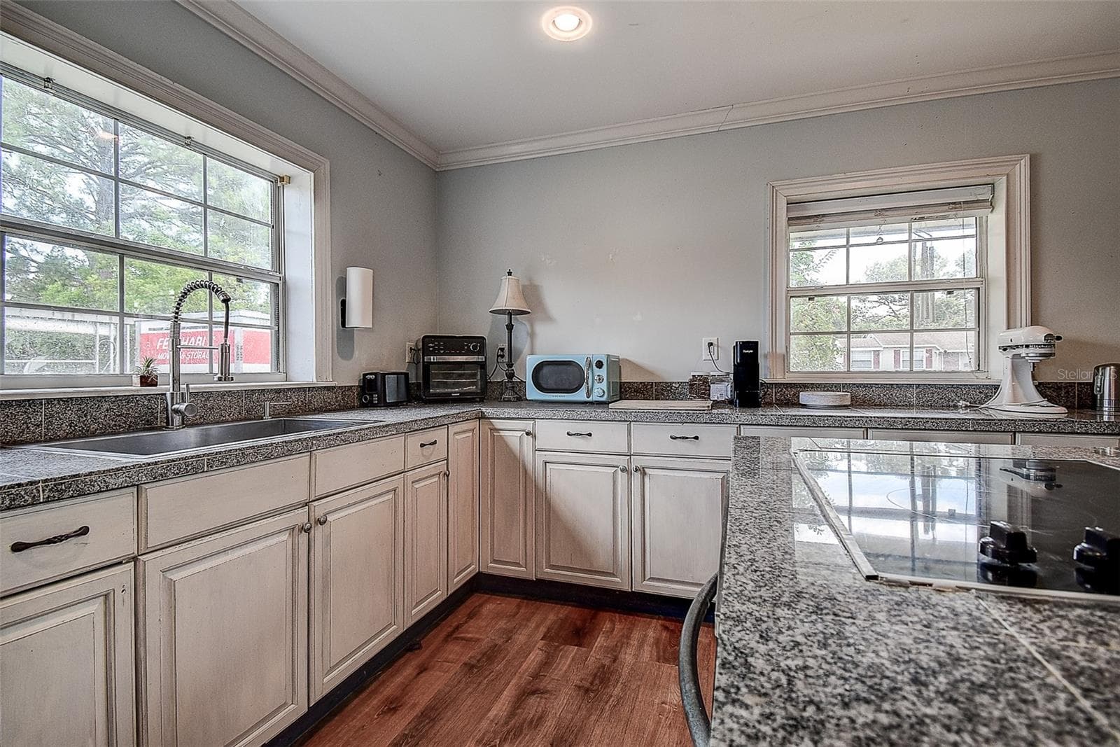 Real Wood Cabinets - 1508 SUFFOLK ST N, ST PETERSBURG