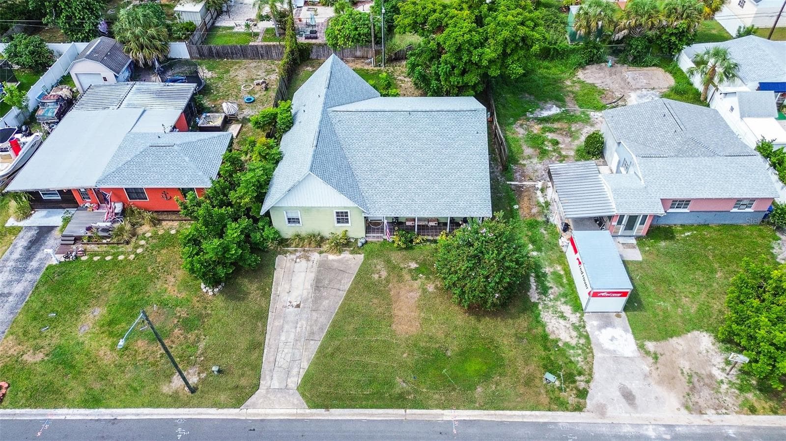 Single Family Residence at 1508 SUFFOLK ST N, ST PETERSBURG, photo 35 of 38