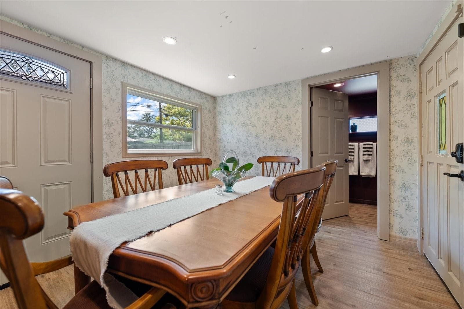 Single Family Residence at 1907 LAKEWOOD DR, CLEARWATER, photo 16 of 48