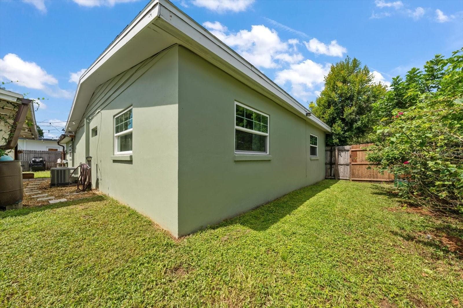Single Family Residence at 1907 LAKEWOOD DR, CLEARWATER, photo 31 of 48