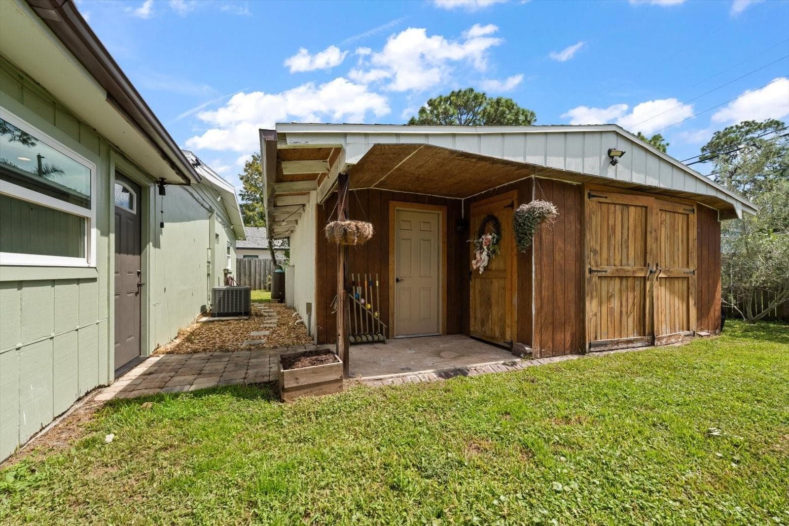 Single Family Residence at 1907 LAKEWOOD DR, CLEARWATER, photo 38 of 48