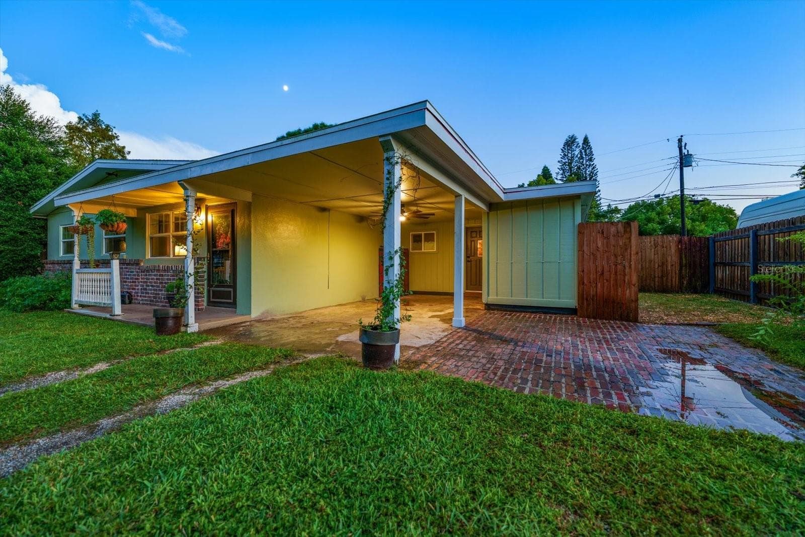 Single Family Residence at 1907 LAKEWOOD DR, CLEARWATER, photo 41 of 48