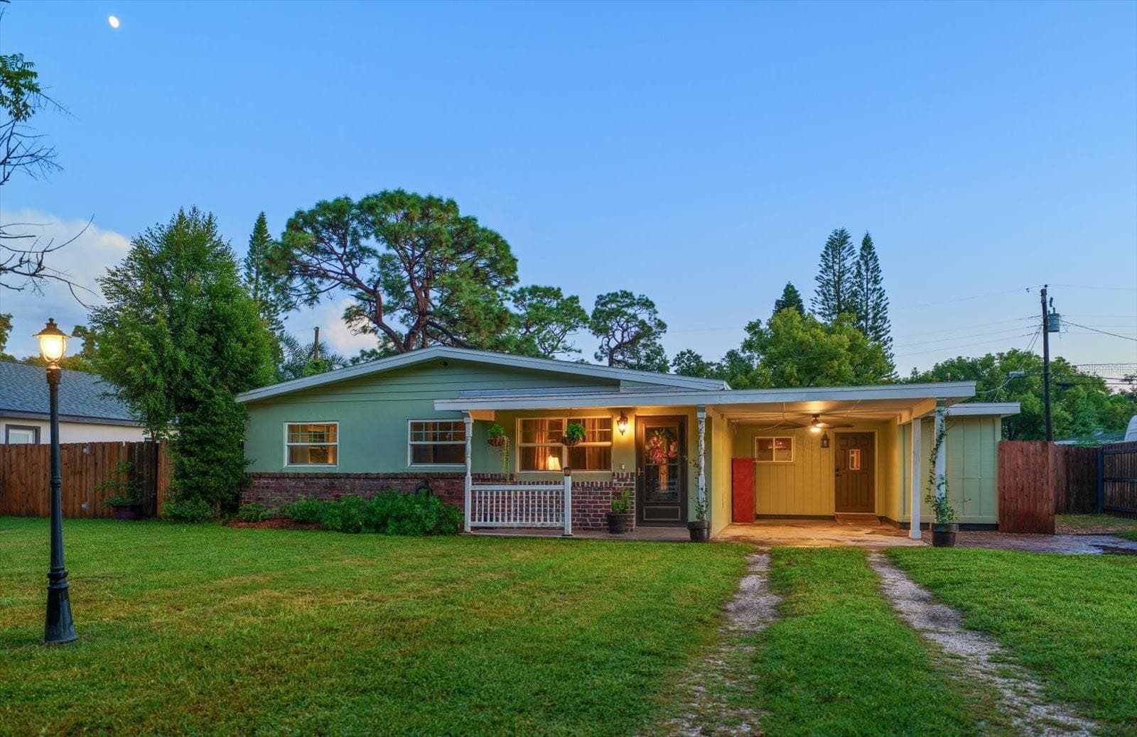 Single Family Residence at 1907 LAKEWOOD DR, CLEARWATER, photo 48 of 48