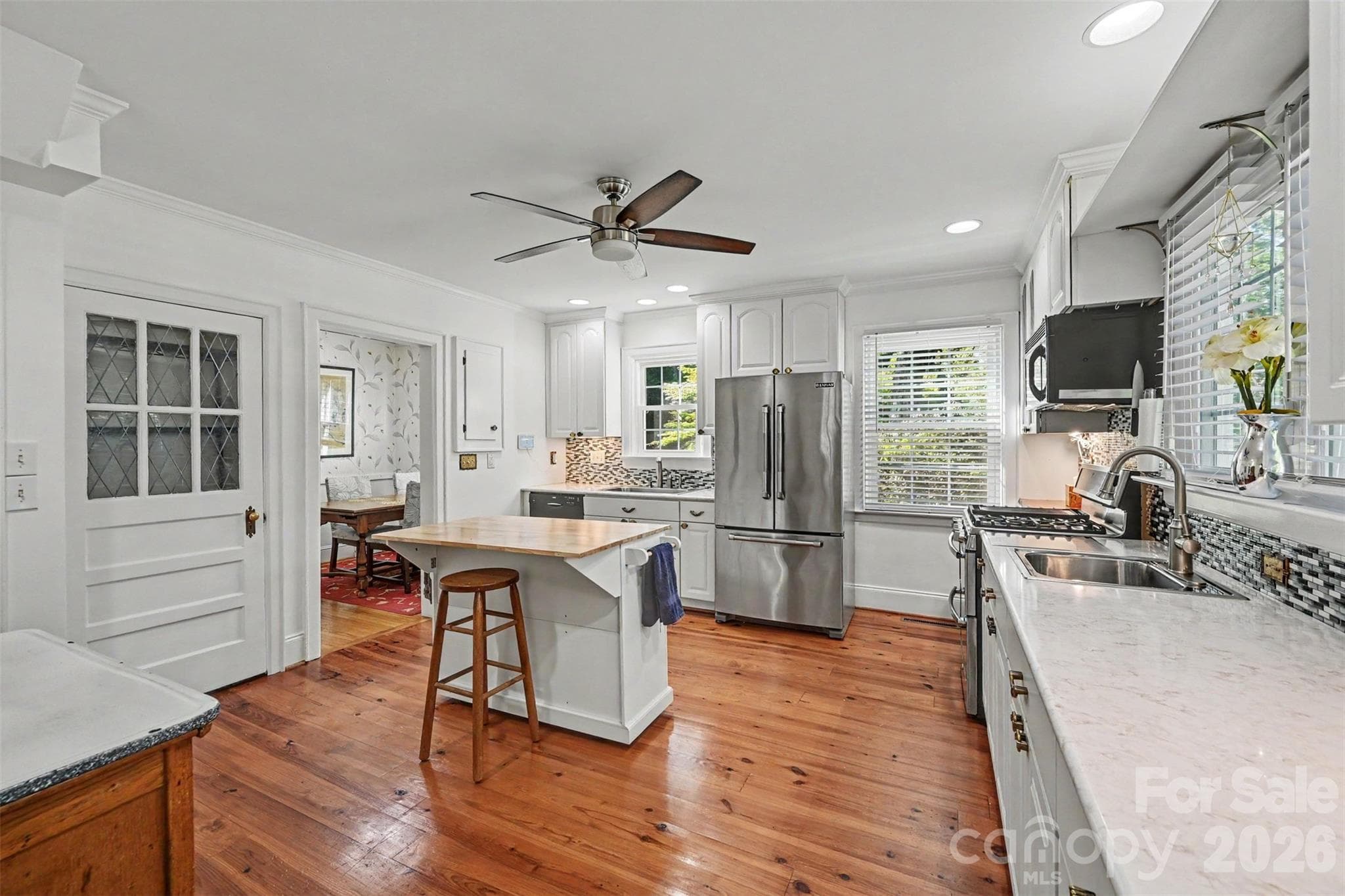Single Family Residence at 1301 Pinecrest Avenue, Charlotte, photo 16 of 37