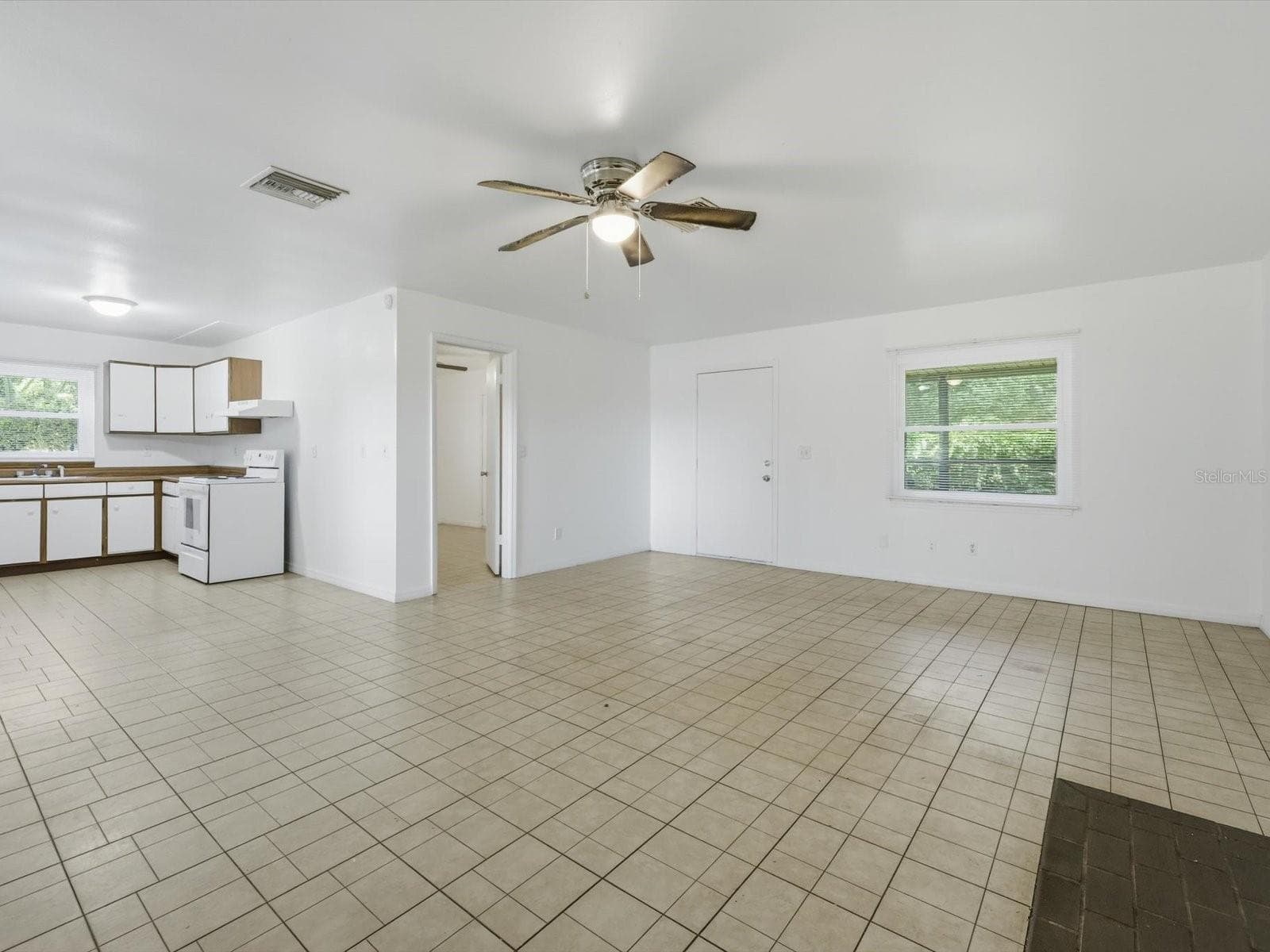 Single Family Residence at 20145 SE HIGHWAY 42, UMATILLA, photo 8 of 38