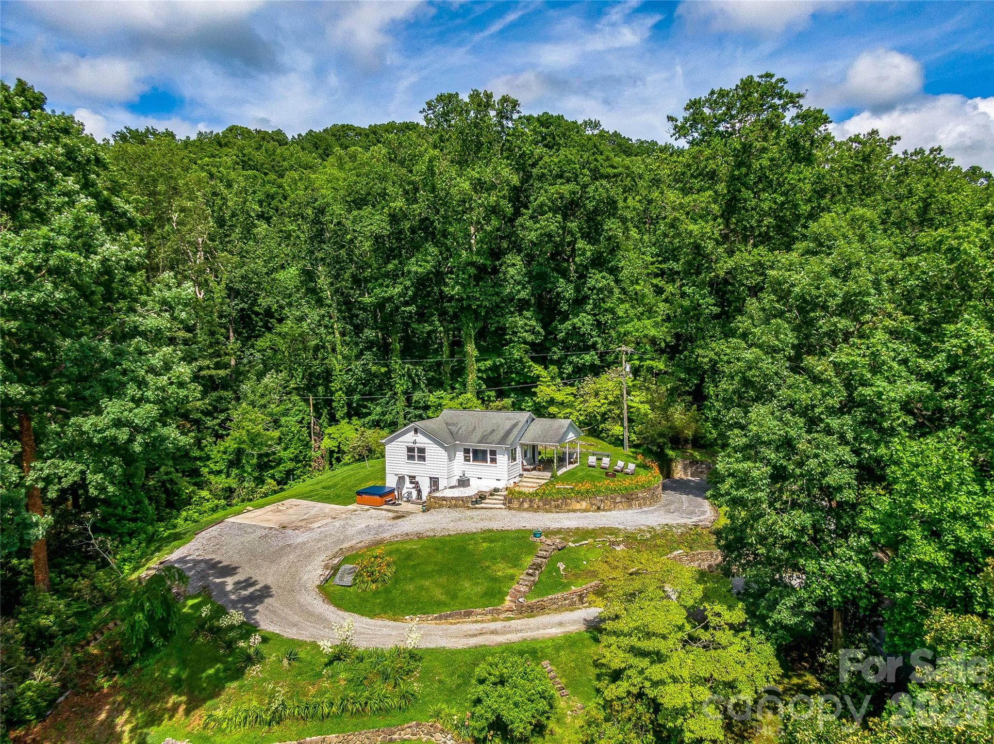 Single Family Residence at 170 Twin Springs Road, Hendersonville, photo 8 of 20