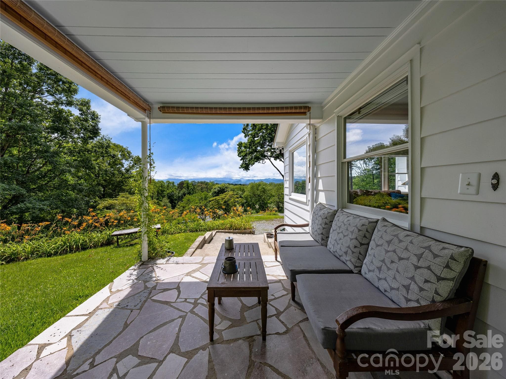 Single Family Residence at 170 Twin Springs Road, Hendersonville, photo 11 of 20