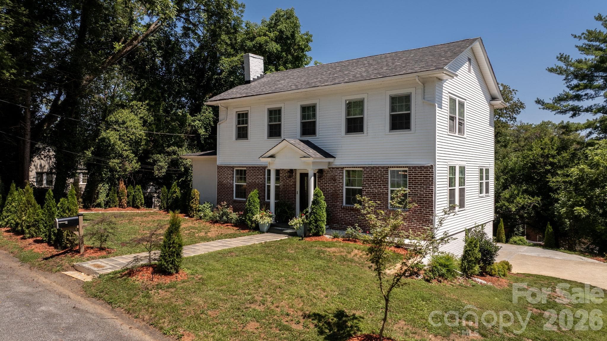 Single Family Residence at 1407 Mimosa Lane NW, Lenoir, photo 2 of 39