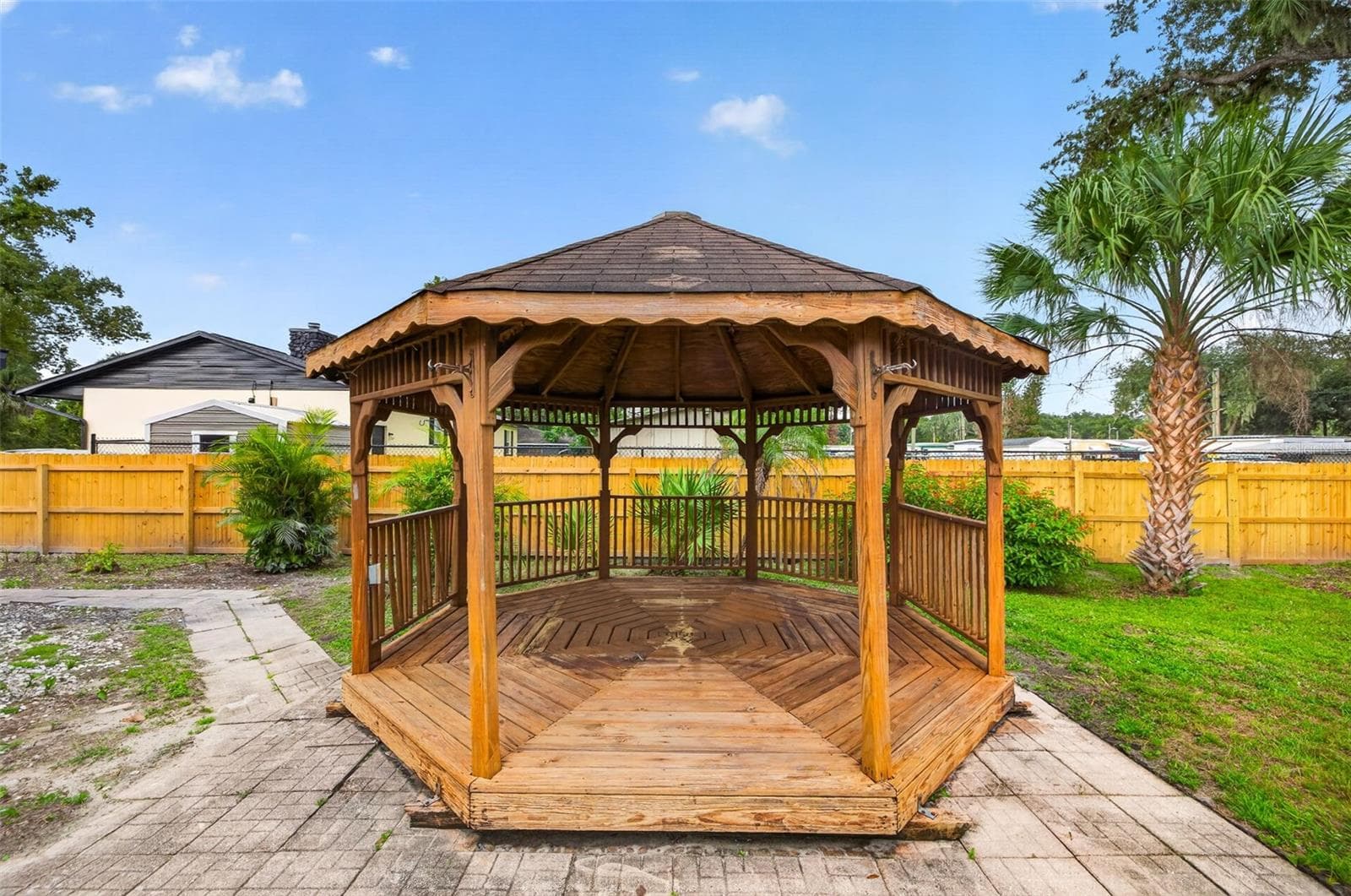 Gazebo - 11317 SYLVAN GREEN LN, RIVERVIEW