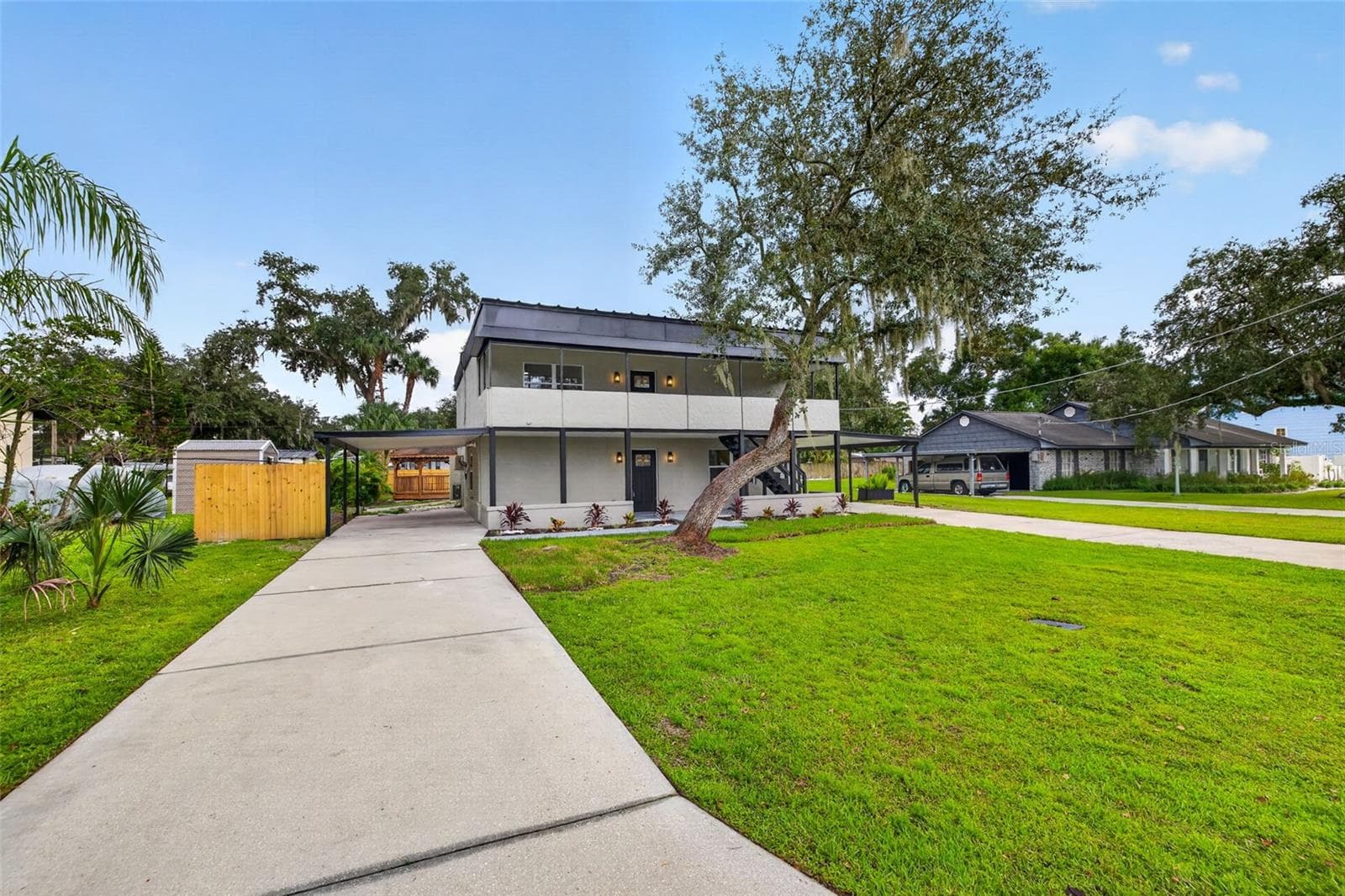 Exterior Front Driveway 1 - 11317 SYLVAN GREEN LN, RIVERVIEW