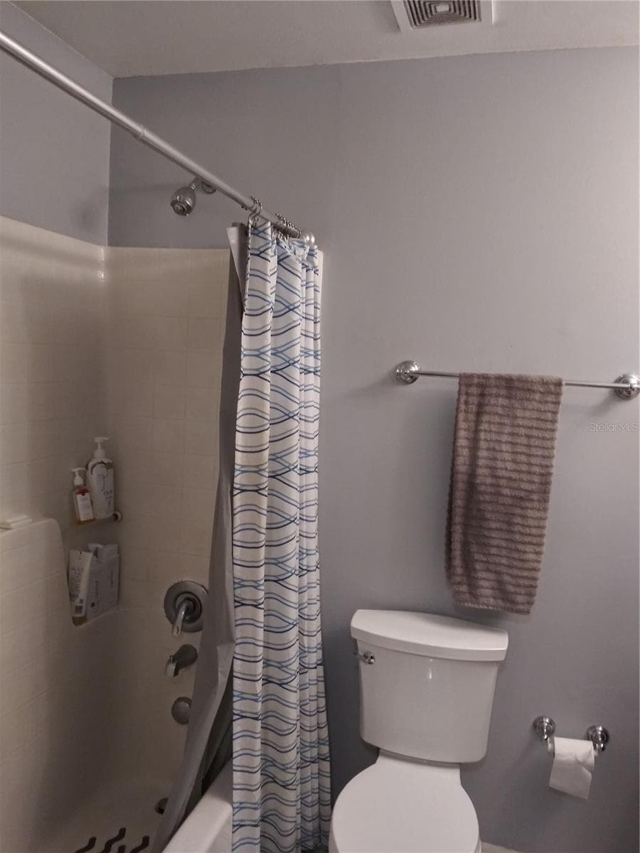 Bathroom 2 - 625 RED PEPPER LOOP, CHULUOTA