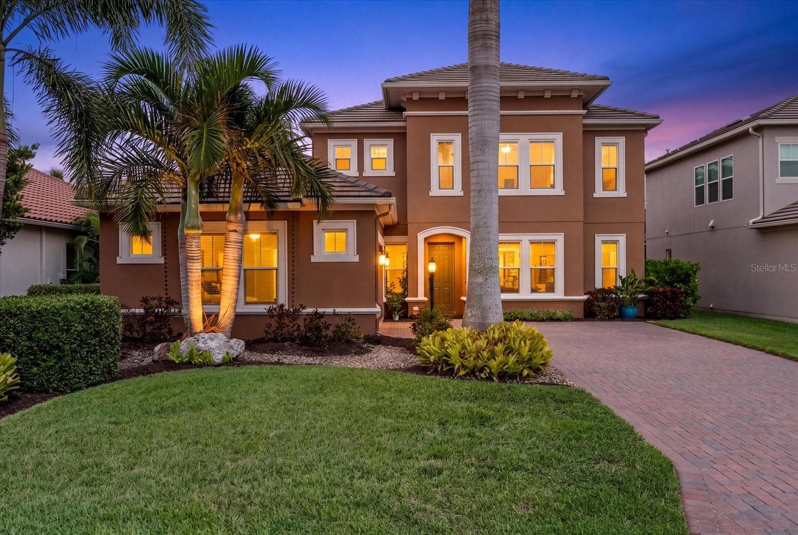 Single Family Residence at 4812 ROYAL DORNOCH CIR, BRADENTON, photo 2 of 62
