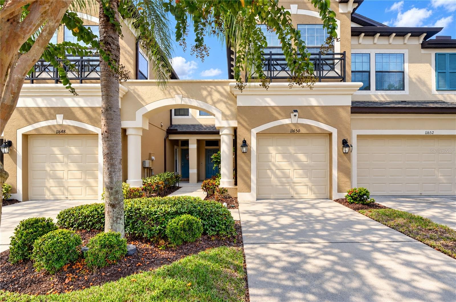 Townhouse at 11650 CROWNED SPARROW LN, TAMPA, photo 2 of 57